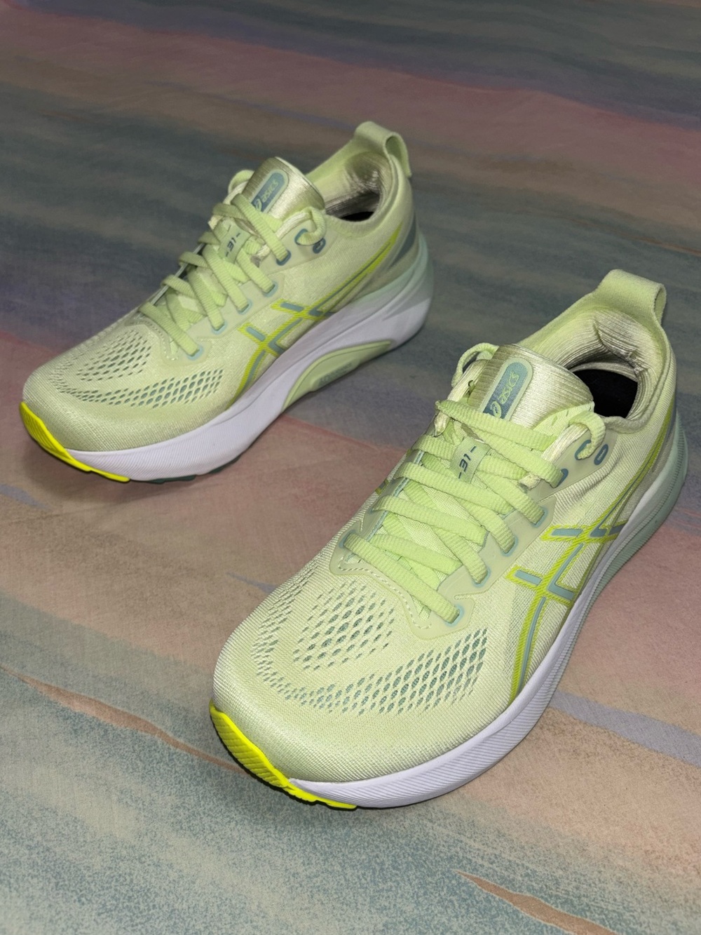 Asics Gel-Kayano 31 Women 9 Running Shoes Cool Matcha Light Celadon 1012B670-300